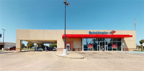 Our branch conveniently offers <b>drive</b>-<b>thru</b> ATM services. . Bank of america drive thru near me